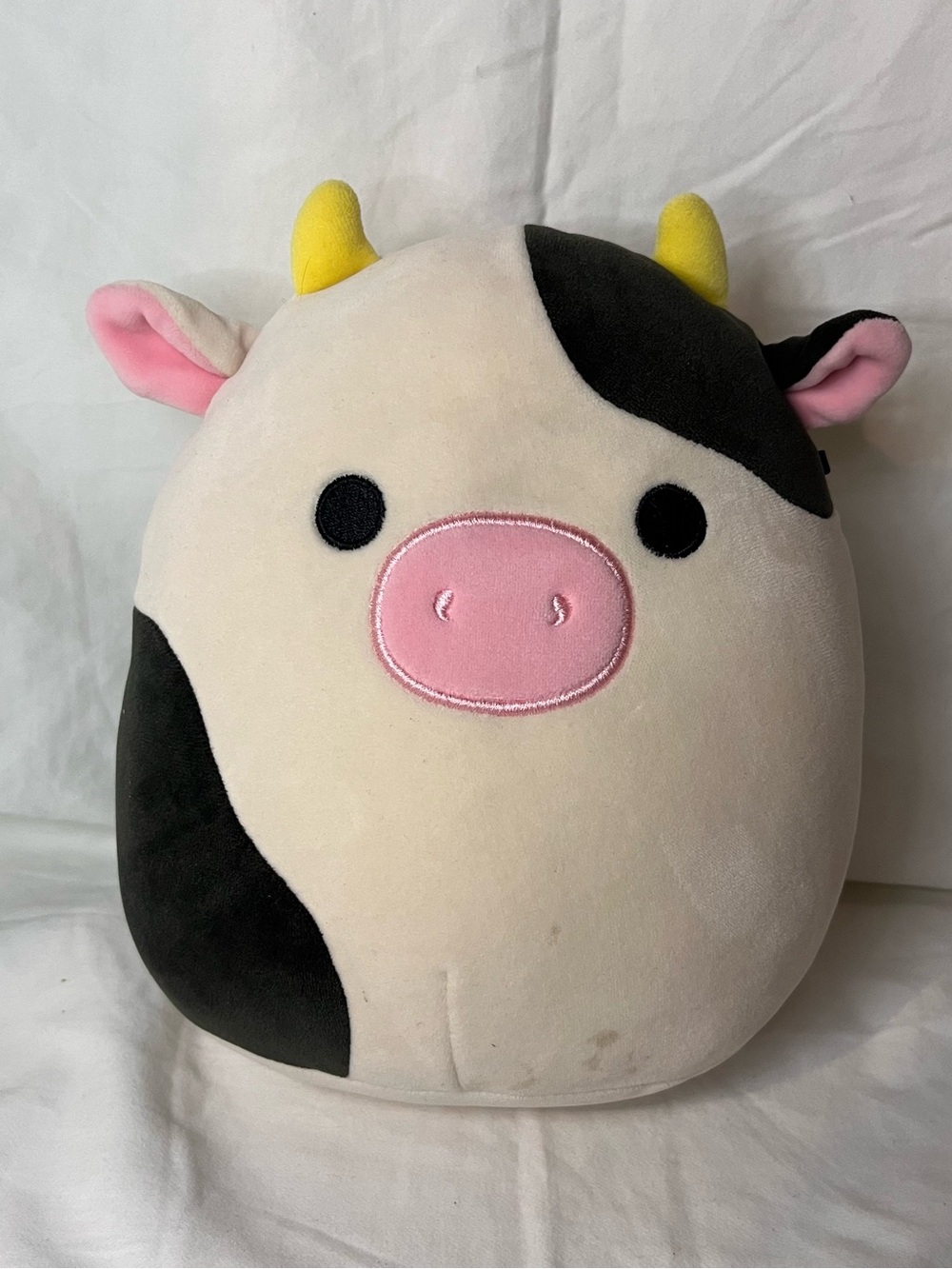 AUTHENTIC SQUISHMALLOWS CONNOR THE COW 7.5" PLUSH